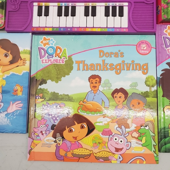 Dora the Explorer Book Set of 8 - Picture 8 of 14